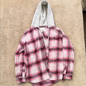 American Eagle Outfitters Pink and Gray Plaid Hooded Flannel